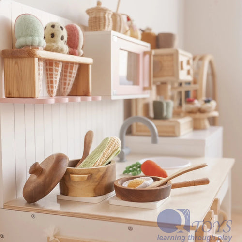 Dinette Casseroles Acajou QToys Australia – Jouet Éveil Cuisine Enfant | QToys Mahogany Pan & Pot Play Set