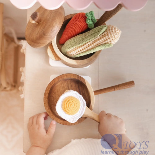 Dinette Casseroles Acajou QToys Australia – Jouet Éveil Cuisine Enfant | QToys Mahogany Pan & Pot Play Set